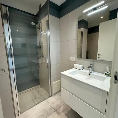 Le Vigia-vue Mer-terrasse-climatisation-parking مينتون